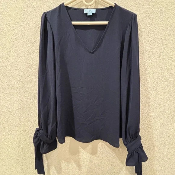 Cece  Olive Green and navy blue V-Neck Blouse with Tie Cuffs 2 pieces - Picture 10 of 15